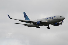 United Airlines - N664UA
