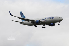United Airlines - N671UA