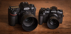 Nikon D500 (2016) / Olympus OM-D E-M1 Mark II (2016)