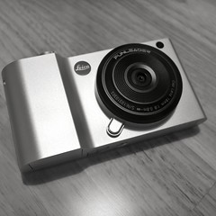 Leica T (Typ 701) + FUNLEADER CAPLENS 18mm f/8.0