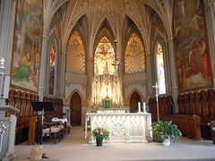 Mont-Saint-Hilaire : Églises