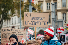Demo gegen Impfpflicht - 04.12.2021, Wien
