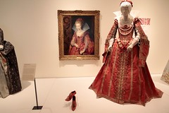 Isabelle De Borchgrave:  Fashioning Art from Paper