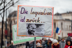 Demo gegen die Impfpflicht am 20.01.2022 in Wien, während das Gesetz beschlossen wurde