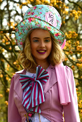 190414 Haarzuilens - Elfia 2019 - Pink Girl with the Funny Hat #