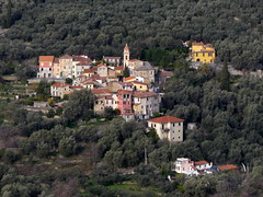 Liguria. Sentiero da Vasia per le borgate della Val Prino e il M.te Acquarone (Imperia)
