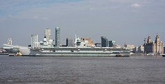 HMS Queen Elizabeth R08