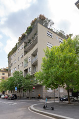 edificio in via Senofonte 9, Milano