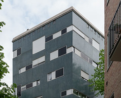 edificio in via Nievo 28, Milano