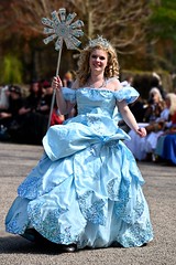 220423 Haarzuilens - Elfia 2022 - Costume Parade - Galinda Bubble Dress - Nicole Sc #