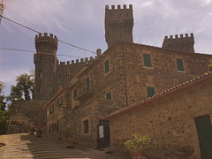 Castello di Torre Alfina e Bosco del Sasseto