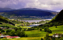 Haus and the Mjelde Valley on OSTERØY