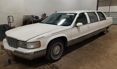 Salvage 1994 Cadillac Fleetwood Limousine