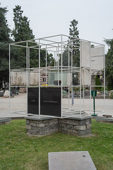 monumento in ricordo dei caduti nei campi di concentramento, cimitero monumentale, Milano
