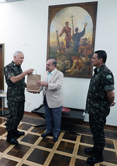 Prefeito Fuad Noman recebe General André Luis Novaes Miranda e General Paulo Alipio Branco Valença