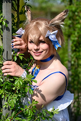 220423 Haarzuilens - Elfia 2022 - A Smiling Maid in Blue and White #