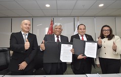 110822 Alcalde Miguel Romero firma convenio con el Ministerio de Vivienda para el desarrollo sostenible de la ciudad