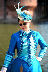 220423 Haarzuilens - Elfia 2022 - Asian Lady in Blue with the Hat #