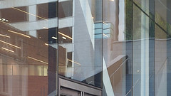 A21765 / sfmoma: reflections at entrance