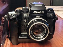Nikon F4s + 35-105mm AF-D + Kodak Portra 160 (expired - @125)