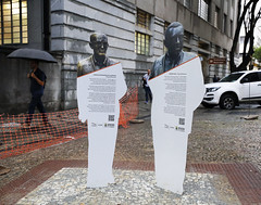 Esculturas provisórias Carlos Drummond e Pedro Nava - 07/11/2022