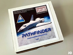 Fantastic Plastic Models 1:200 Pathfinder (For All Mankind)