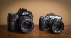 Nikon D810 (2014) / Fujifilm X-T5 (2022)