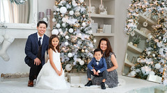 2022 Julian & Ellen family Christmas photoshoot