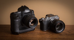Canon EOS-1Ds (2002) / Fujifilm X-T5 (2022)