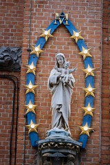 The virgins of Antwerp