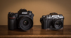 Nikon D500 (2016) / Fujifilm X-T5 (2022)