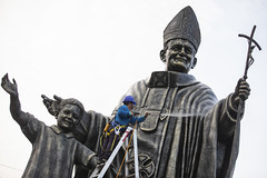 150223 MML realiza recuperación del monumento a Juan Pablo II en San Juan de Miraflores