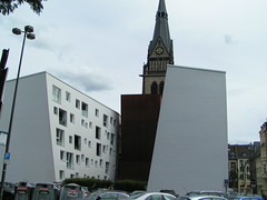 Christuskirche Köln mit neuer Bebauung