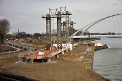 Nieuwe en oude spoorbrug over Albertkanaal in Herentals