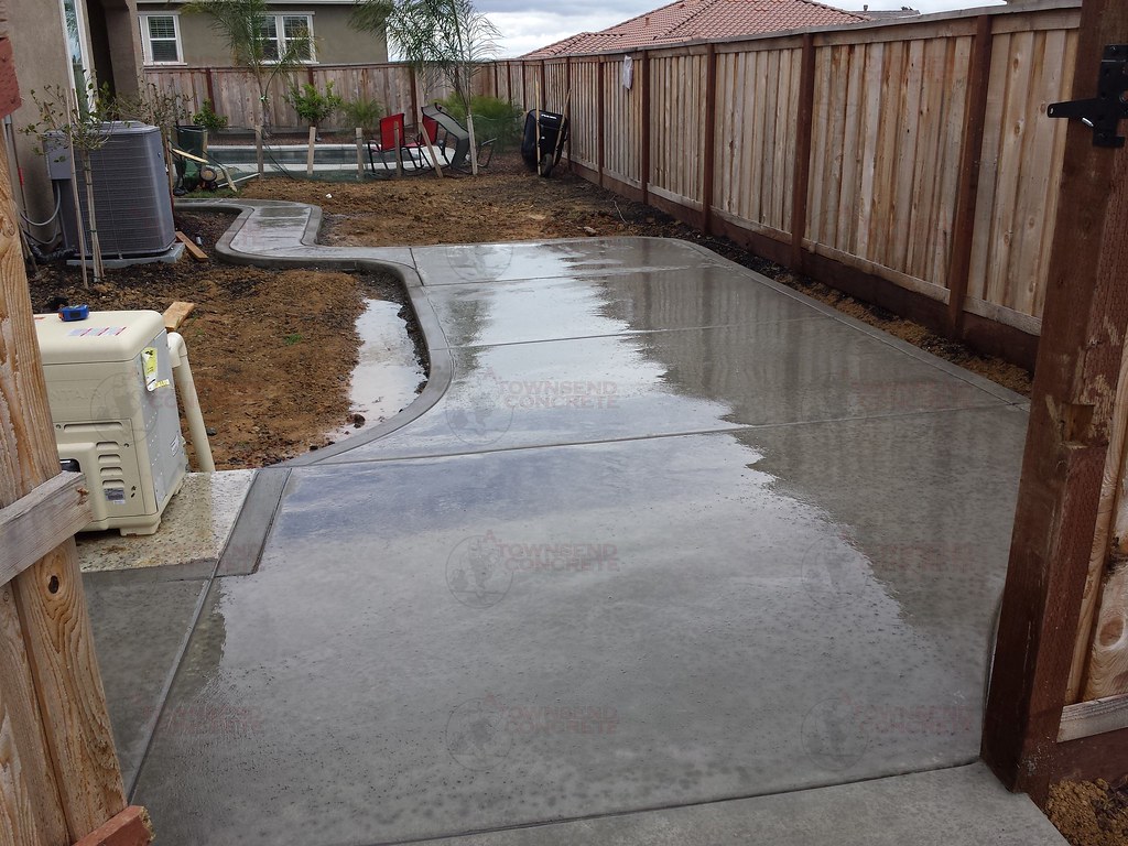 Side Yard Concrete And Walkway In Vacaville California