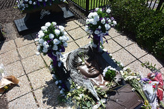 Selena's Grave on her birthday - Nikon V3 #20