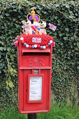 Postbox toppers