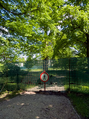 Walk through Erdödy park, May 2023.