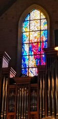 STAINED GLASS & ORGAN PIPES
