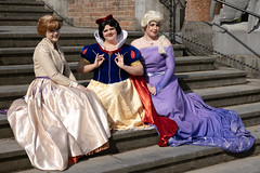 230422 Haarzuilens - Elfia 2023 - Three Maids in front of the Castle  #