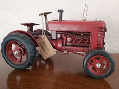 Die-cast & Model Tractors 