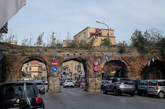 Naples: Ponti Rossi Roman aqueduct