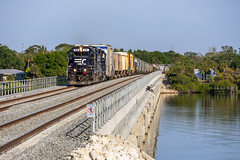 Florida East Coast Railway (FEC)