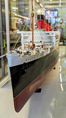RMS Queen Elizabeth, RMS Queen Mary and Queen Elizabeth 2 (QE2) - John Brown models 