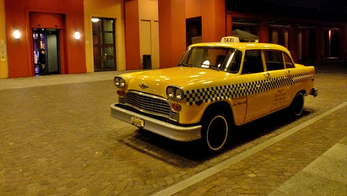 Checker Cab outside the Hotel New York