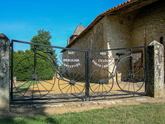 Cycle tour from Bordeaux to Barcelona: Memorial to departed cyclists - Photo of Arthez-d'Armagnac