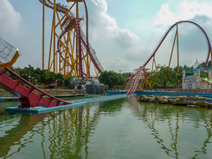 Photo 7 of 10 in the Dive Coaster gallery