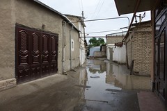 Ulice Buchary po nocnych powodziach
