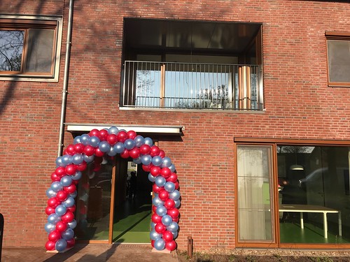 Ballonboog 6m Opening Heppie (t)huis Geldrop voor het vergeten kind