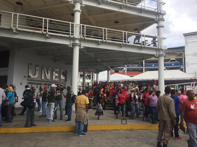 Congresso Bolivariano dos Povos reúne venezuelanos para discutir saída para crise